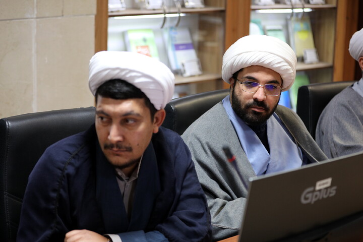 تصاویر/سلسله نشست های هم اندیشی عرصه رثا و دعا - تبیین بیانات مقام معظم رهبری (مدظلله العالی) در موضوع مداحی و مرثیه خوانی