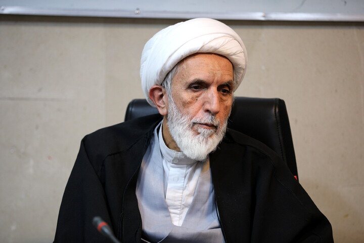 تصاویر/سلسله نشست های هم اندیشی عرصه رثا و دعا - تبیین بیانات مقام معظم رهبری (مدظلله العالی) در موضوع مداحی و مرثیه خوانی