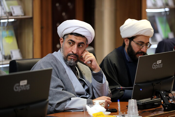 تصاویر/سلسله نشست های هم اندیشی عرصه رثا و دعا - تبیین بیانات مقام معظم رهبری (مدظلله العالی) در موضوع مداحی و مرثیه خوانی