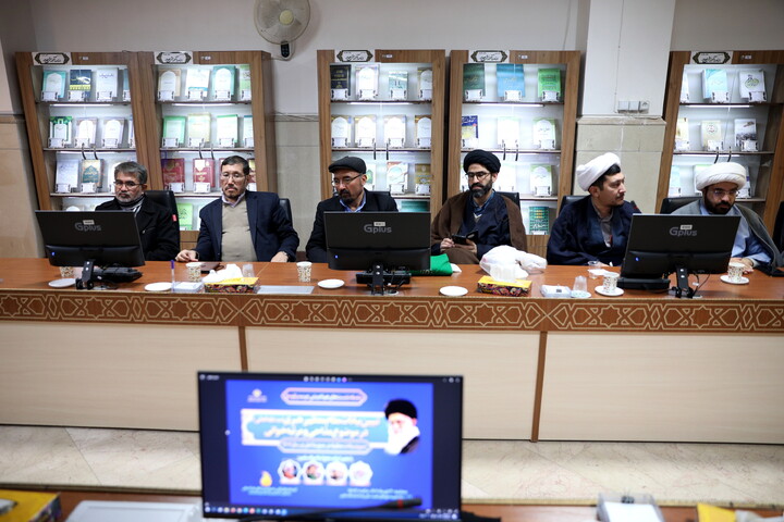 تصاویر/سلسله نشست های هم اندیشی عرصه رثا و دعا - تبیین بیانات مقام معظم رهبری (مدظلله العالی) در موضوع مداحی و مرثیه خوانی