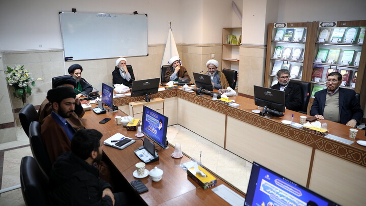 تصاویر/سلسله نشست های هم اندیشی عرصه رثا و دعا - تبیین بیانات مقام معظم رهبری (مدظلله العالی) در موضوع مداحی و مرثیه خوانی