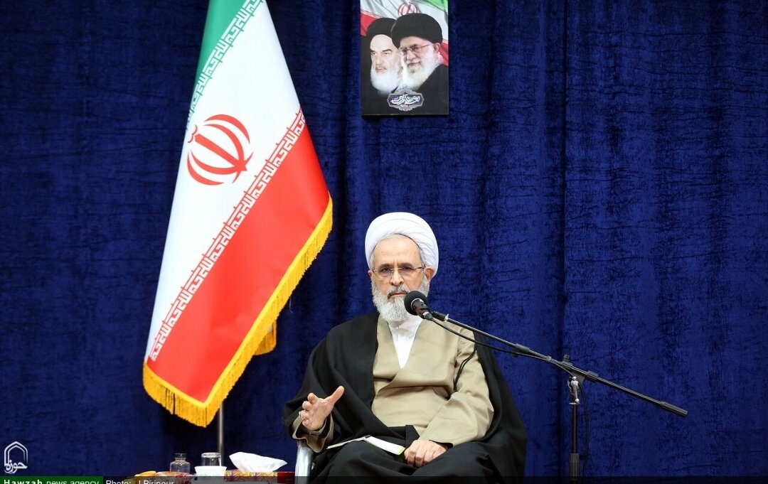 حوزه انقلابی شجاعانه، عالمانه و حکیمانه خود را برای آینده‌های دشوار آماده می‌کند