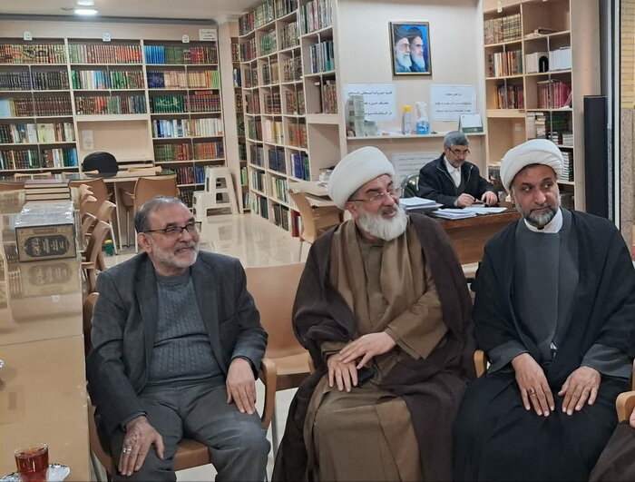 دیدار نمایندگان آیتالله اعرافی با فرزند آیتالله العظمی تبریزی(ره) + عکس