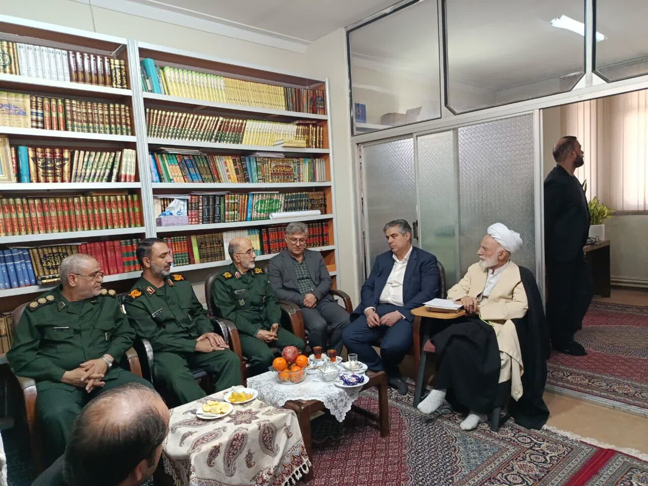 یگان‌های ویژه حافظان امنیت مردم هستند/ لزوم هوشیارسازی جوانان در برابر توطئه‌های دشمن