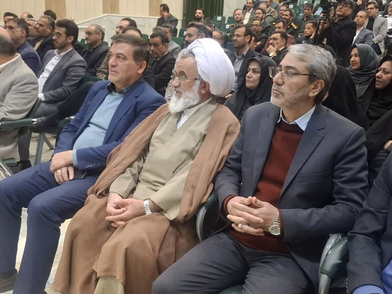 محمدرضا حکیمیان مدیرآموزش و پرورش شهرستان کاشان شد+عکس