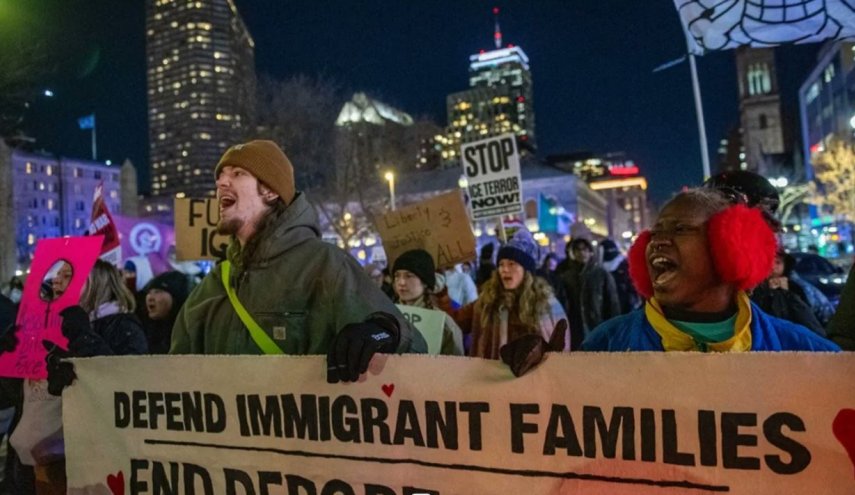 مظاهرات غاضبة في أمريكا: آلاف ينددون بـ"وحشية" سياسات ترامب ضد المهاجرين