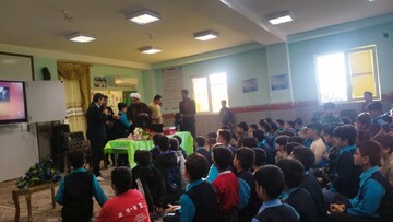 تصاویر/ قدردانی امام جمعه دیلم از دانش آموزان فعال در برگزاری امر نماز