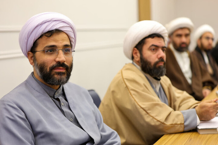 تصاویر | حضور نماینده ولی فقیه در استان آذربایجان شرقی در دوره دانش افزایی طرح "ولایت فقیه"  اساتید حوزه علمیه استان