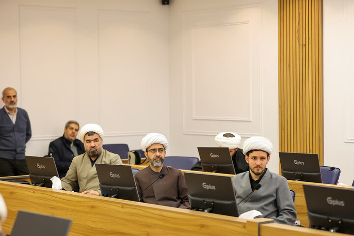 تصاویر | حضور نماینده ولی فقیه در استان آذربایجان شرقی در دوره دانش افزایی طرح "ولایت فقیه"  اساتید حوزه علمیه استان