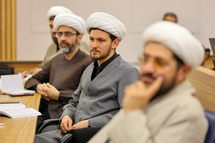 تصاویر | حضور نماینده ولی فقیه در استان آذربایجان شرقی در دوره دانش افزایی طرح "ولایت فقیه"  اساتید حوزه علمیه استان