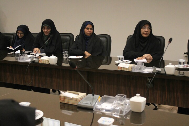 تصاویر/ جلسه درس اخلاق نماینده ولی فقیه در استان کرمان با بانوان