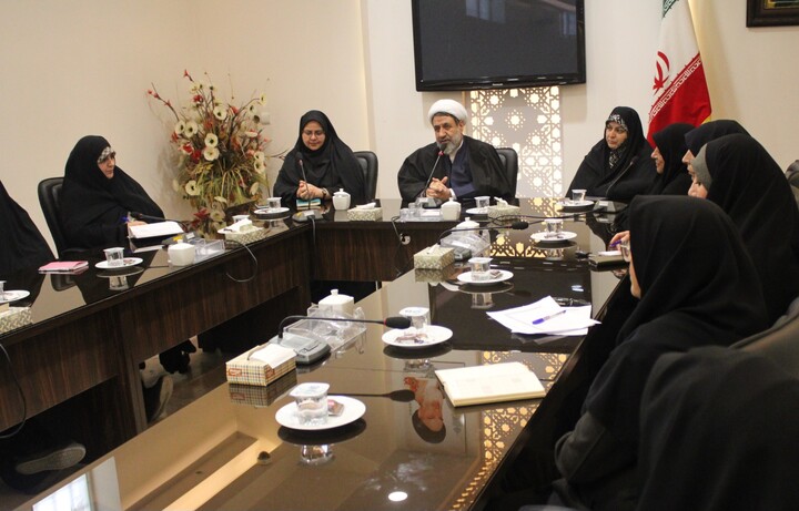 تصاویر/ جلسه درس اخلاق نماینده ولی فقیه در استان کرمان با بانوان