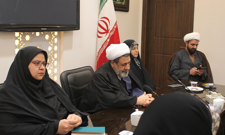 تصاویر/ جلسه درس اخلاق نماینده ولی فقیه در استان کرمان با بانوان