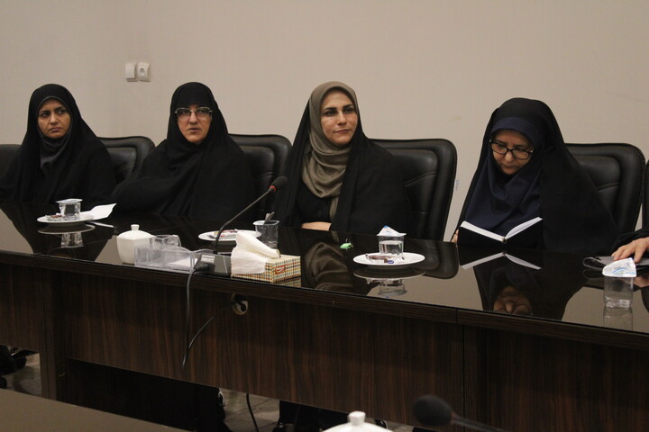 تصاویر/ جلسه درس اخلاق نماینده ولی فقیه در استان کرمان با بانوان