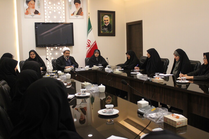 تصاویر/ جلسه درس اخلاق نماینده ولی فقیه در استان کرمان با بانوان