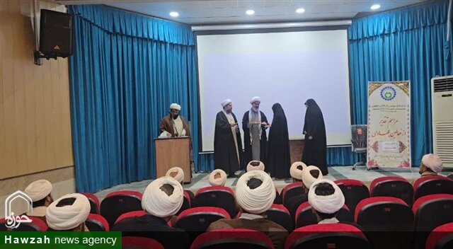 برگزاری مراسم تکریم از ۹۳نفر از مبلّغین و مبلّغات فعال فاطمیه در کاشمر