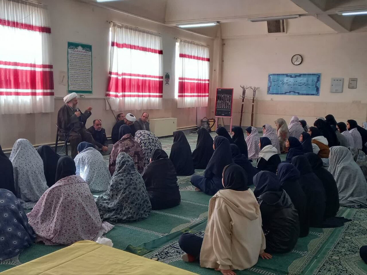 دشمن میخواهد دختران ما آزادی نامشروع و اسباب دست بیگانه باشند+تصاویر