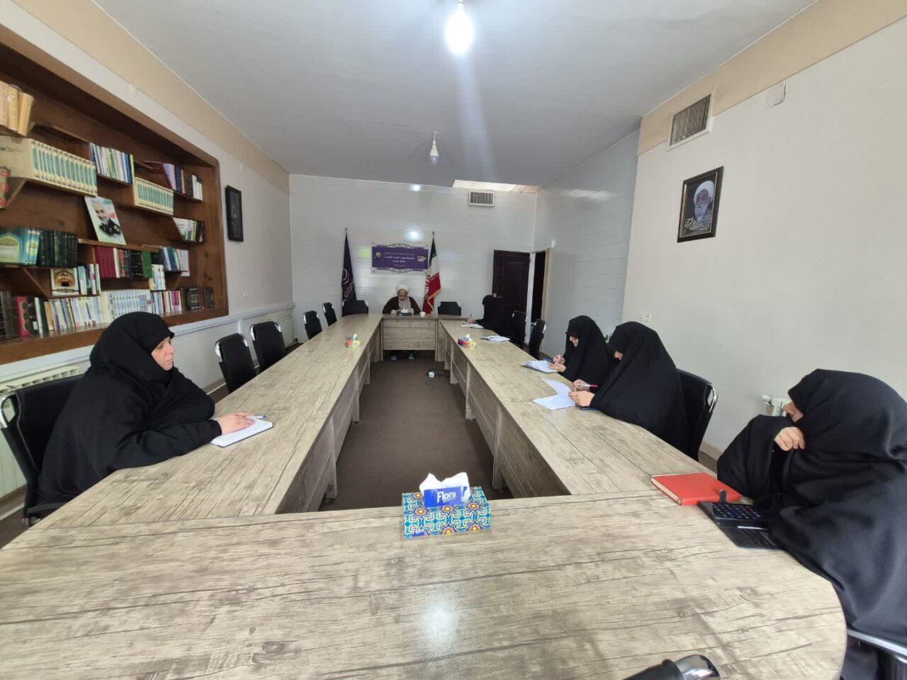 جلسه اخلاق در حوزه علیه خواهران‌ استان‌ کرمان