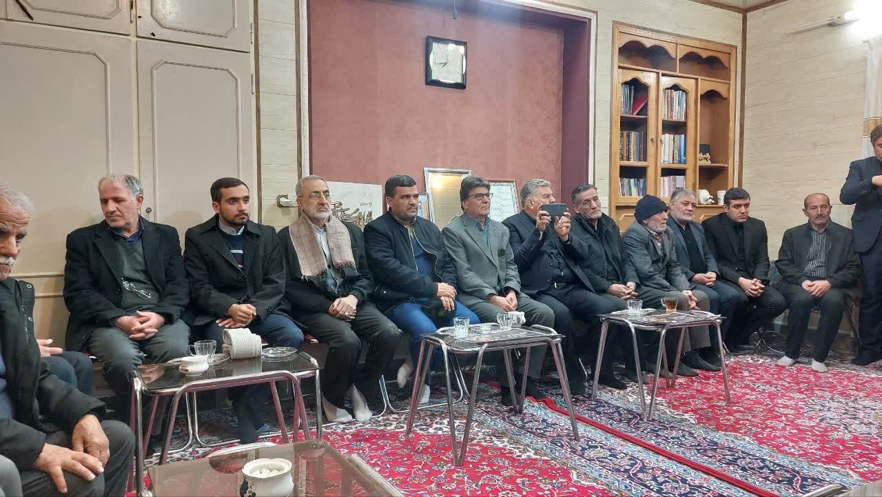 مقام پدر و مادری که شهید را پرورش داده از خود شهید بالاتر است+ تصاویر