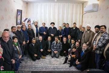 تکریم و تجلیل اصحاب رسانه قم از خانواده شهید امنیت