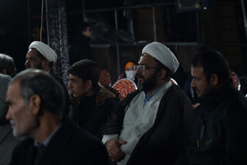 تصاویر/ اجتماع طلاب حوزوی در مسجد سوخته در اراک