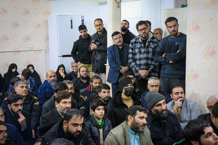 تصاویر/ تکریم از خانواده شهید مدافع امنیت شهید عباس اسدی با حضور تولیت مسجد مقدس جمکران و اهالی رسانه قم