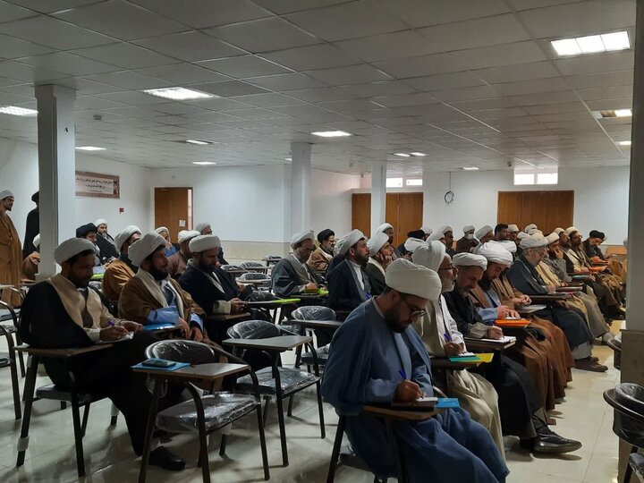 تصاویر/سخنرانی نماینده ولی‌فقیه در کاشان در جمع ائمه جماعات و روحانیون منطقه کاشان