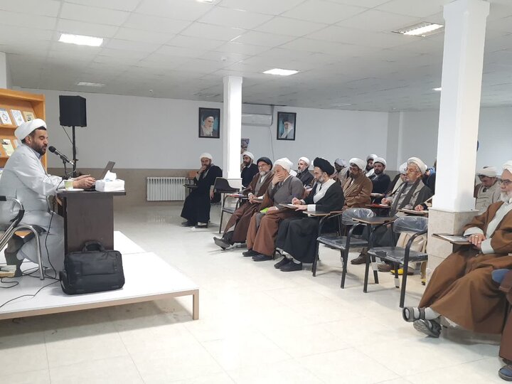 تصاویر/سخنرانی نماینده ولی‌فقیه در کاشان در جمع ائمه جماعات و روحانیون منطقه کاشان