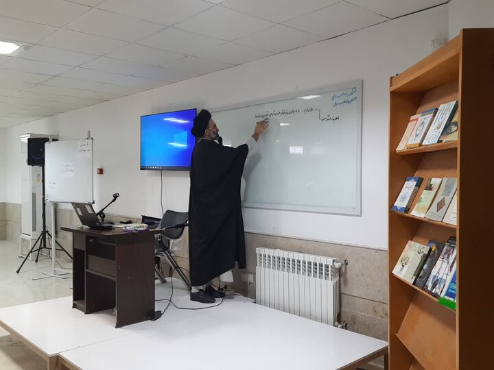 تصاویر/سخنرانی نماینده ولی‌فقیه در کاشان در جمع ائمه جماعات و روحانیون منطقه کاشان