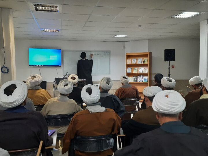 تصاویر/سخنرانی نماینده ولی‌فقیه در کاشان در جمع ائمه جماعات و روحانیون منطقه کاشان