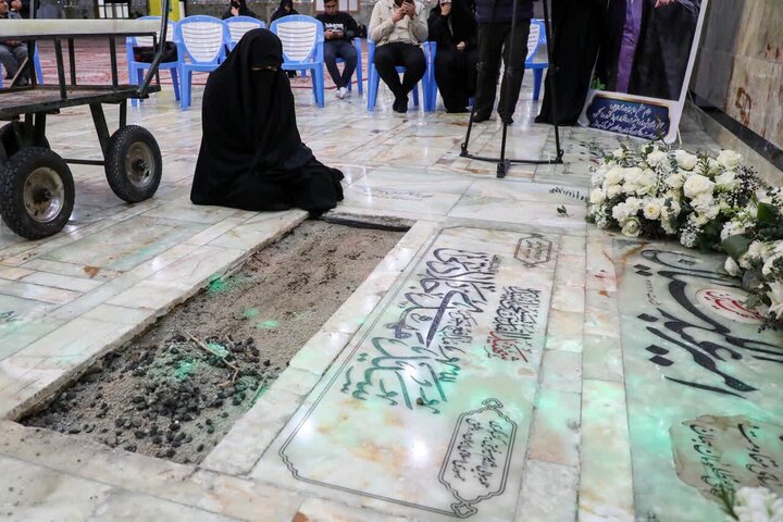 تصاویر/ نصب سنگ قبر سپهبد شهید حاج حسین سلامی در آستانه روز پاسدار