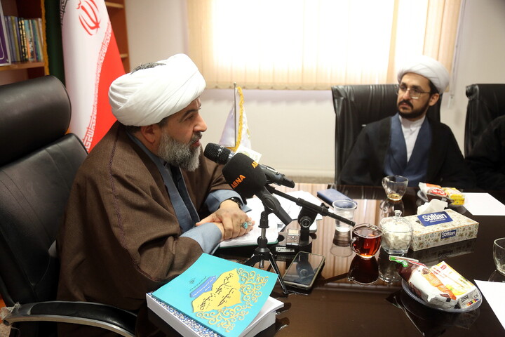 تصاویر/ نشست خبری مدیر موسسه و بنیاد بین المللی صحیفه سجادیه