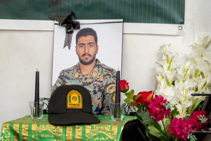 تصاویر/دیدار استاندار مرکزی با خانواده شهید قاسم عزیزی