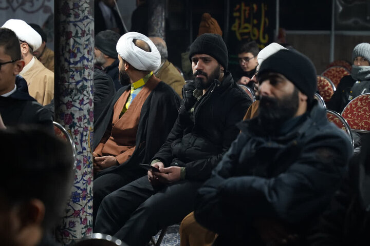 تصاویر/اجتماع طلاب حوزوی در مسجد سوخته در اراک