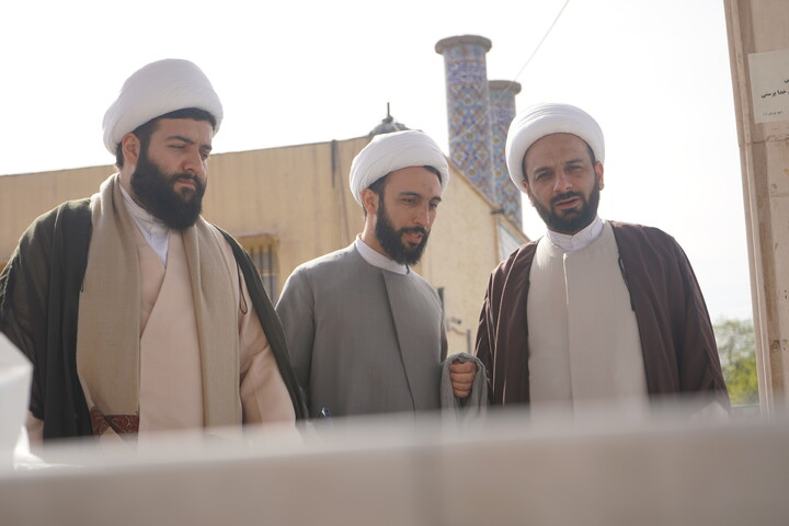 زیارت حرم حضرت علی بن مهزیار اهوازی توسط فراگیران دوره تخصصی احکام شرعی کشور