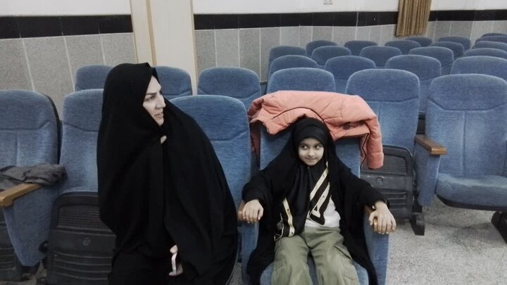 تصاویر/حضور امام جمعه نوش آباد درمراسم جشن تكليف دختران آموزشگاه مدرسه شهيد اشنويي