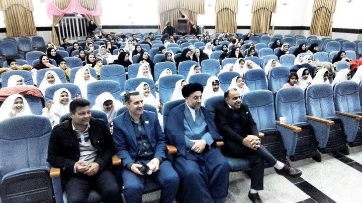 تصاویر/حضور امام جمعه نوش آباد درمراسم جشن تكليف دختران آموزشگاه مدرسه شهيد اشنويي