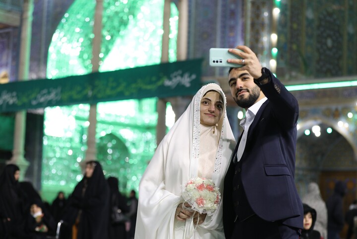 تصاویر/ حال و هوای حرم مطهر حضرت معصومه (س) در شب میلاد امام حسین (ع)