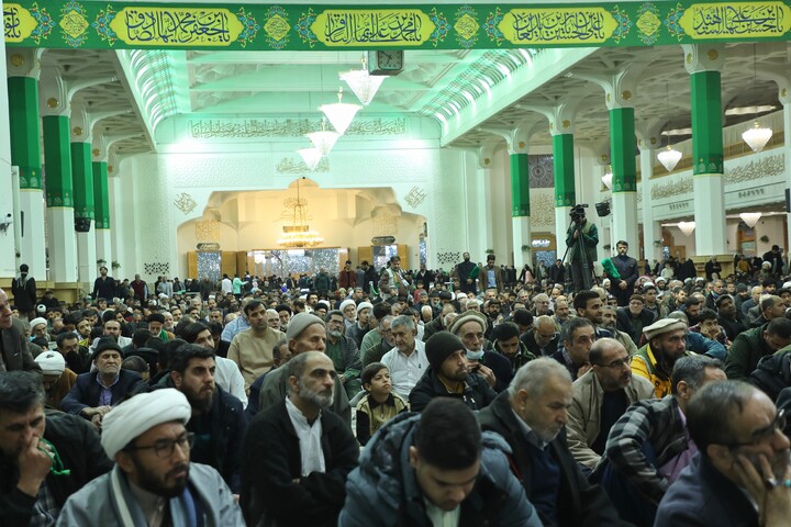 تصاویر/ حال و هوای حرم مطهر حضرت معصومه (س) در شب میلاد امام حسین (ع)