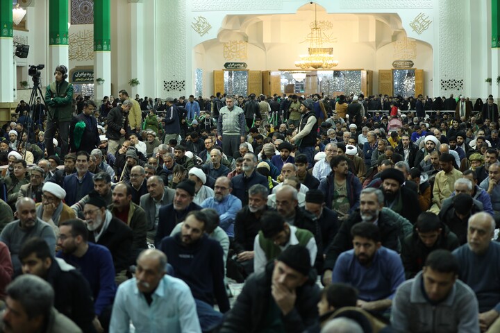 تصاویر/ حال و هوای حرم مطهر حضرت معصومه (س) در شب میلاد امام حسین (ع)