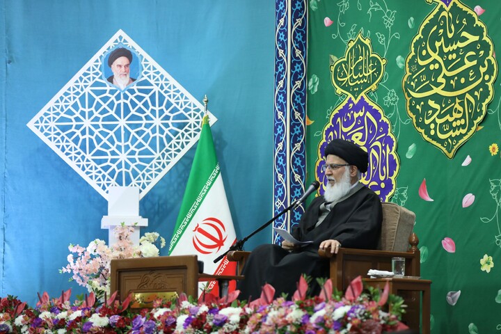 تصاویر/ حال و هوای حرم مطهر حضرت معصومه (س) در شب میلاد امام حسین (ع)