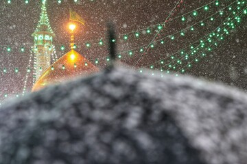 تصاویر/ حال و هوای حرم مطهر حضرت معصومه (س) در شب میلاد حضرت ابوالفضل العباس (ع)