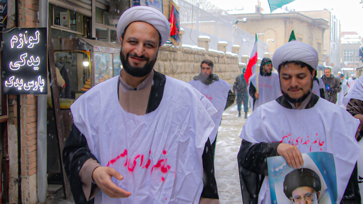 تصاویر/راهپیمایی طلاب و روحانیون همدان در دفاع از قرآن و ولایت