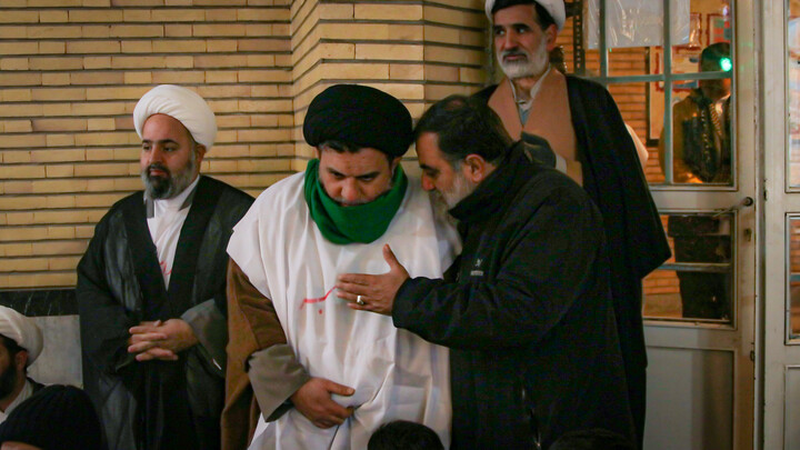 تصاویر/راهپیمایی طلاب و روحانیون همدان در دفاع از قرآن و ولایت