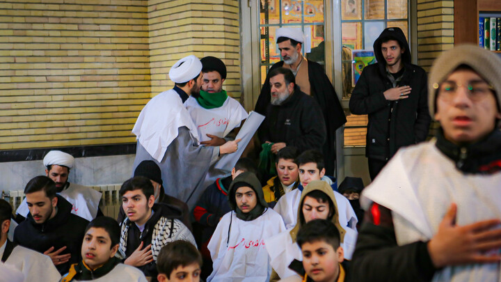 تصاویر/راهپیمایی طلاب و روحانیون همدان در دفاع از قرآن و ولایت