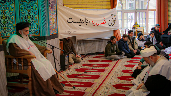 تصاویر/راهپیمایی طلاب و روحانیون همدان در دفاع از قرآن و ولایت