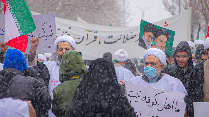 تصاویر/راهپیمایی طلاب و روحانیون همدان در دفاع از قرآن و ولایت