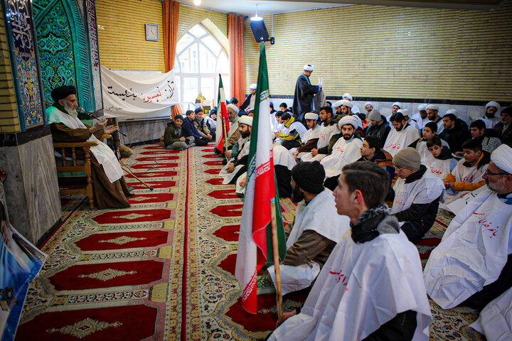 تصاویر/راهپیمایی طلاب و روحانیون همدان در دفاع از قرآن و ولایت