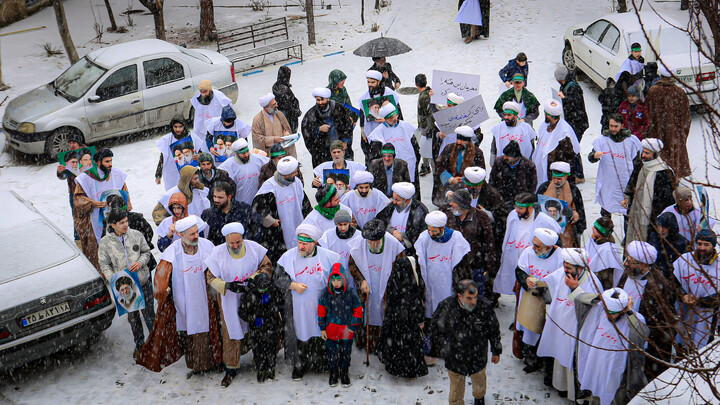 تصاویر/راهپیمایی طلاب و روحانیون همدان در دفاع از قرآن و ولایت