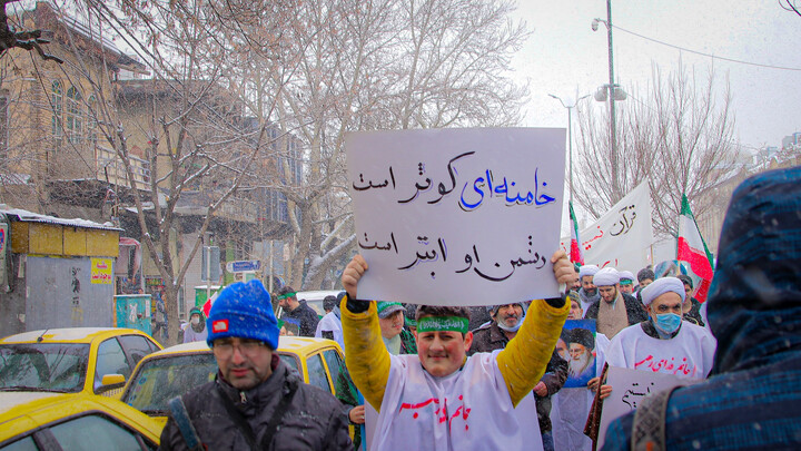 تصاویر/راهپیمایی طلاب و روحانیون همدان در دفاع از قرآن و ولایت